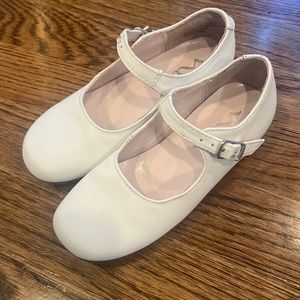 Little girls size 10.5 Nina “Bonnett” Mary-Jane style dress shoe.